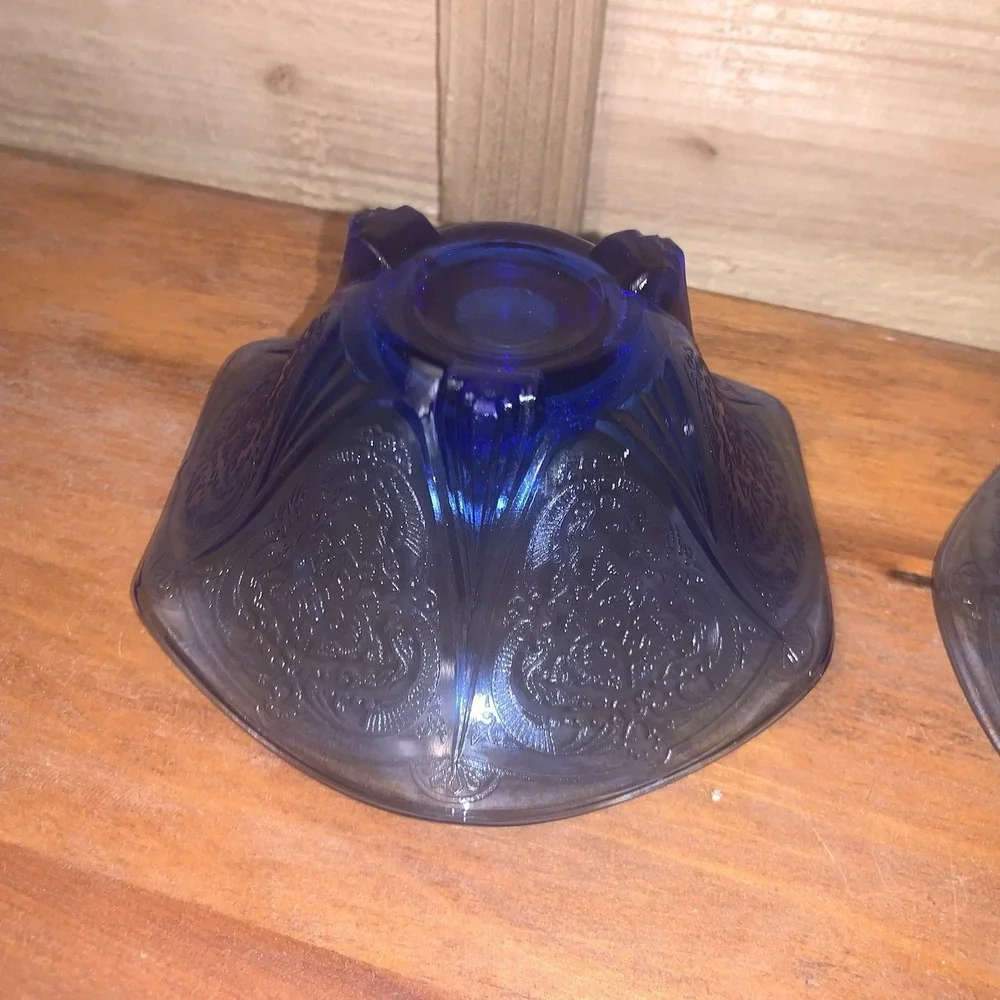HAZEL ATLAS COBALT BLUE ROYAL LACE‎ RUFFLED PAIR 2 CANDLESTICKS VERY RARE EUC